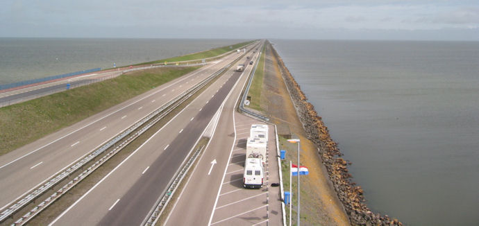afsluitdijk